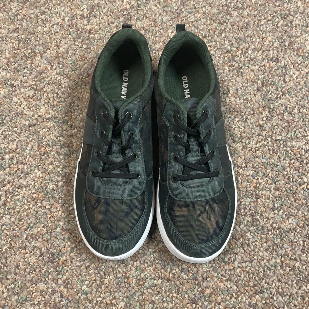 Old Navy Slip On Boys Tennis Shoe